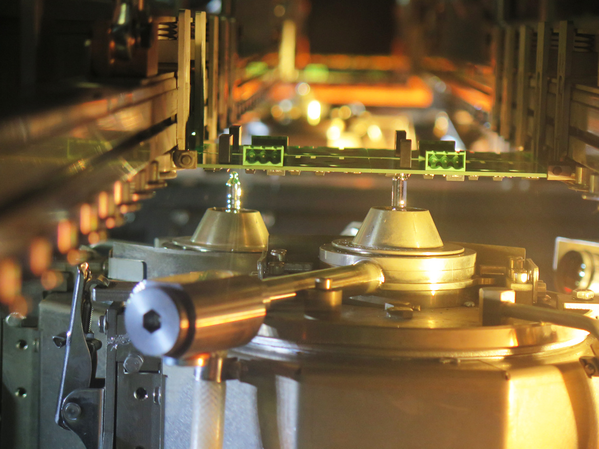 Montaje THT clásico